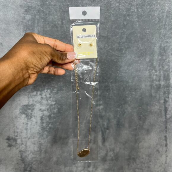 Oval Hematite Glitter Pendant Necklace, Gold-Tone, NWT - Picture 5 of 8